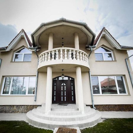 Casa Blanco Hotel Oradea Exterior photo