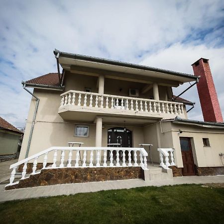 Casa Blanco Hotel Oradea Exterior photo